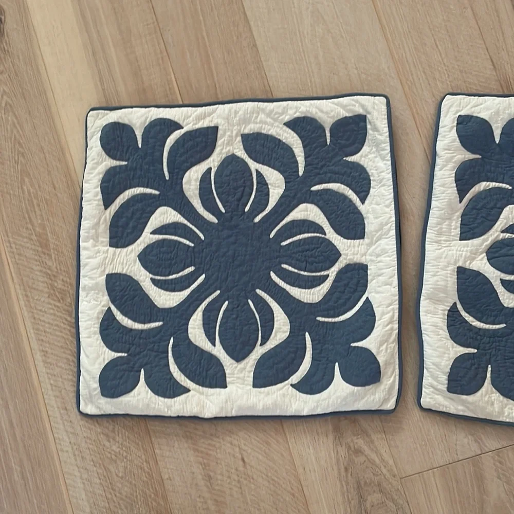 Navy and Cream Hawaiian Quilt Accent Pillow Cover - Picture 3 of 5